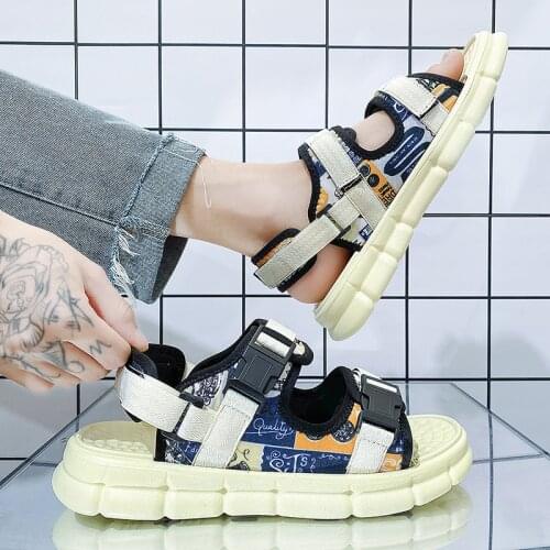 2021 Summer Hot Sale Platform Graffiti Sandals Men Buckle Massage Slippers Men Open-toe Outdoor Sandals Male sandalia masculina