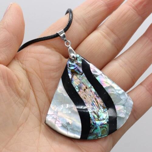 Natural Shell Necklace With Sector Stripe Pendant Leather Cord 2MM Charms For Elegant Women Love Romantic Gift