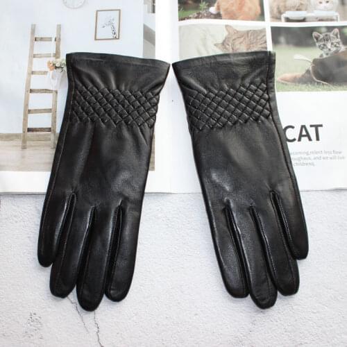 New sheep leather gloves womens touch screen leather elastic velvet lining autumn and winter warm driving gloves