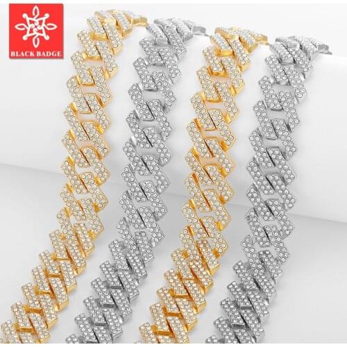 BLACK BADGE Golden Chains