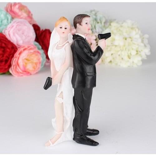 13cm Height Resin Male and Female Pirates Posture White Wedding Dress Figures Cake Wedding Dolls Custom Real Man Figures Action