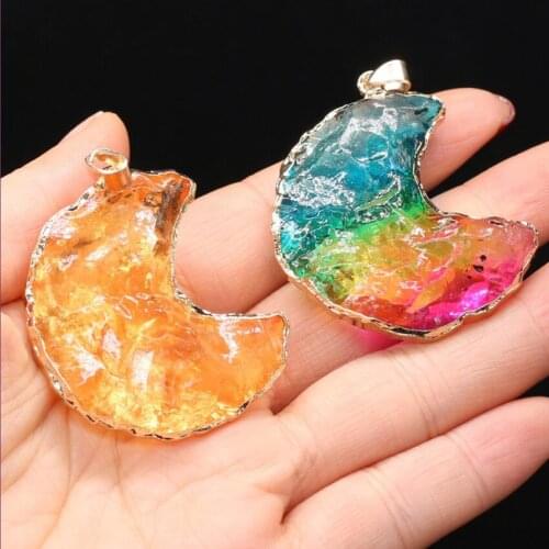 Classic Style Light Yellow Gold Color Crescent Moon Crystal Dyed Pendant for Anniversary Gift Jewelry