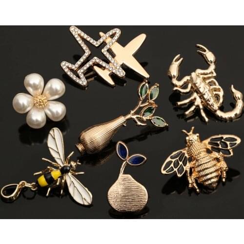 Natural Brooch Vintage Bee Scorpion Insect Flower Pearl Buckle Shirt Collar Mens Suit Lapel Pin Jewelry Luxury Men Accessories