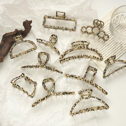 Korean Elegant Woman Temperament Shark Hair Claw Clip Leopard Print Hairpin Girl Retro Geometry Barrette Hair Accessories Gift