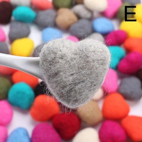 New 3cm Small Love Cartoon Felt Pompon Ball Patch Diy Material Jewelry Accessories Heart Brooch Clothing Accessories