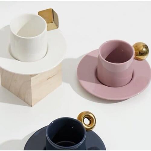 Mug Ceramic Cup Dubbelwandige Glazen Afternoon Kaffeetasse Tea Three-Dimensional Tracing Morandi Netflix France Real Sociedad