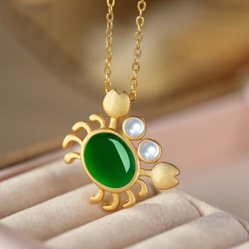 FYSL Light Yellow Gold Color Crab Shape Green and White Agates Pendant Link Chain Necklace Trendy Jewelry