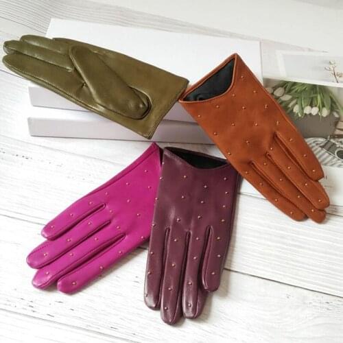 Real Leather Womens Gloves Autumn Winter Fashion Trend Cool Rivet Locomotive Short Thin Touchscreen Sheepskin Gloves DZZP11