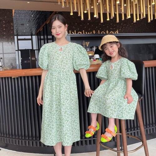 New Parent-child Dress Mother and Daughter Floral Dresses Green Cool Dress for Girls Women Puff Sleeve Dress Family Clothes 2021
