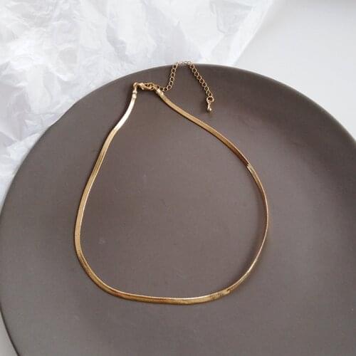Single Design Choker Necklace Golden Plating Short Chain Necklace For Women Jewelry Shiny Women Jewelry Girl Student Party Gift