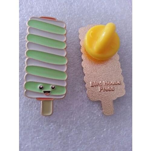 High quality zinc alloy product, iron soft enamel, gold plated,with clip