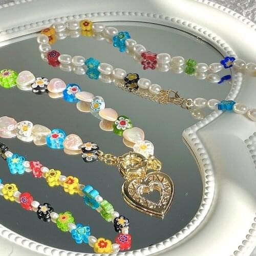 2021 New Ins Korean Love Heart Natural Freshwater Pearl Glass Beaded Hand-Painted Flower Necklace for Women Party Jewelry