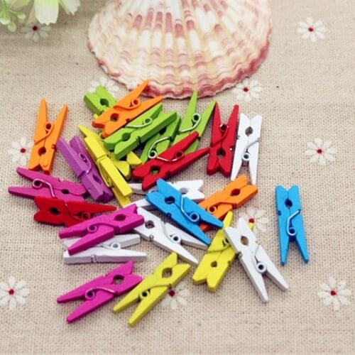 50pcs 2.6cm Mix Colors Random Mini Colored Spring Wood Clips Clothes Photo Paper Peg Pin Clothespin Craft Clips Party Decoration