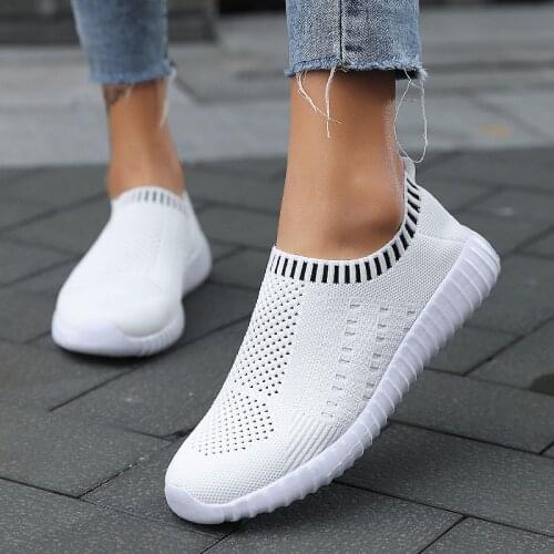 Women Vulcanized Shoe 2021 Round Toe Light Comfortable Breathable Casual Flats Women Sneakers Socks Shoes Plus Size Dropshipping