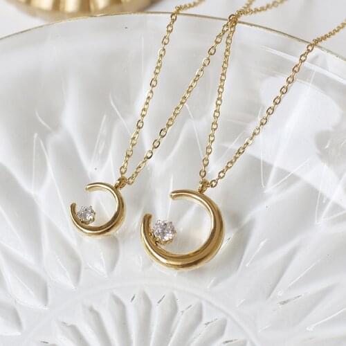 Amaiyllis 18K Gold Small Crescent Claw Drill Moon Necklace Goddess Clavicle Chain Necklace pendants for female jewelry