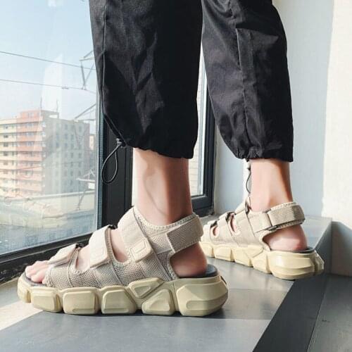 Mens Sandal 2021 New Fashion Trend Flip-flop Sports Leisure Breathable Beach Shoes Non-slip Soft Sole Casual Shoes Men Slippers