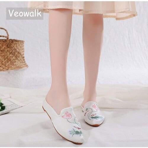 Veowalk Lotus Embroidered Women Pointed Toe Flat Slippers Glossy Velvet Cotton Fabric Mules Comfortable Chinese Embroidery Shoes