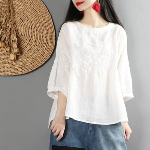 Loose Lady Casual Tee Shirt Big New Summer Style Women Tshirt Plus Size O-Neck Embroidery Solid Cotton Tops Vintage