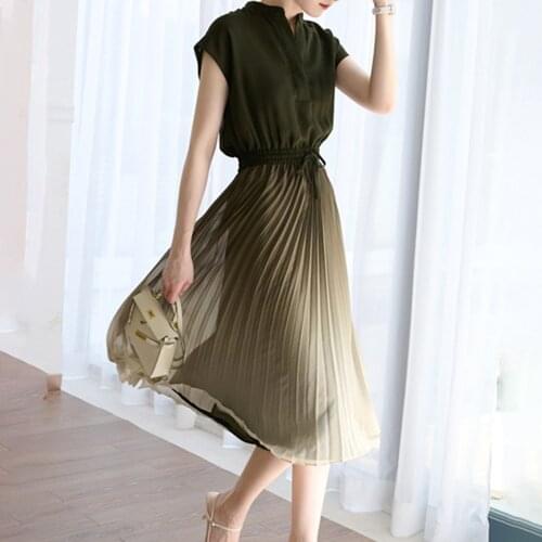 Summer 2021 Japanese Style New Temperament Pleated Gradient Thin Lace Tight Womens Dress V-neck Sleeved Korean Fashion