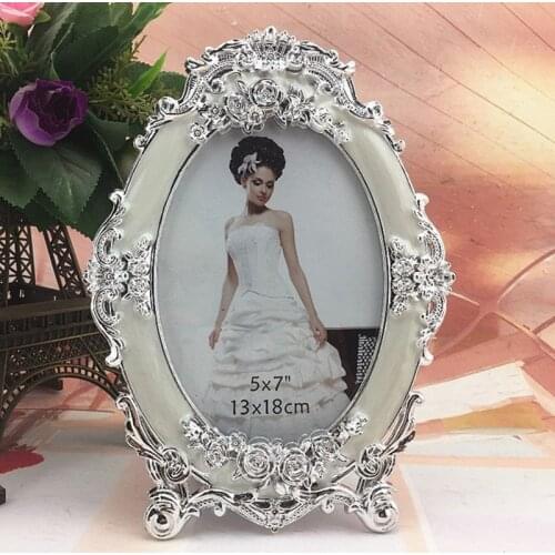 European Style Creative Photo Frame 7inch Resin Photo Art Holder Rose Flower Decorated Photo Frame Desktop Ornaments Friend Gift
