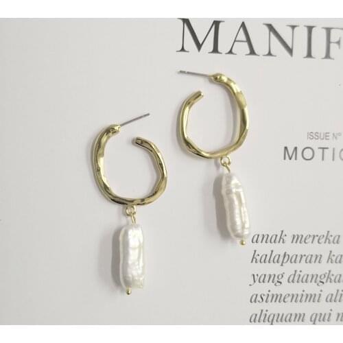 Delicate Irregular Natural Pearl Hanging Earrings for Women Geometric Circle Chic Hoop Earrings Small Hoops Wedding Earrings