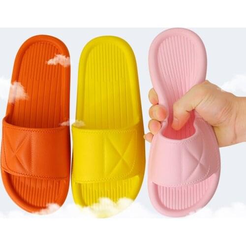 Women Indoor Home Slippers Summer Comfortable Non-slip Flip Flops Bath Slippers Couple Family Flat Shoes Hotel Sandal Slippers