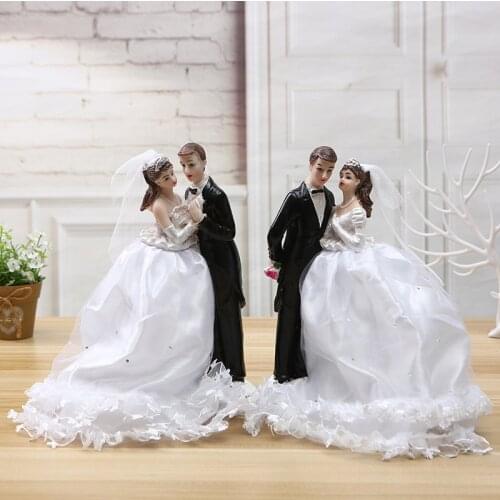 High quality Dancing bride and groom Cake Topper Resin bride and groom wedding cake topper Figurine for Wedding Decoration