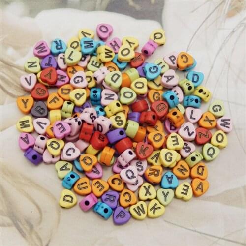 Julie Wang 100PCS 7mm Acrylic Heart Shape Letter Beads Random Mixed Alphabet Spacer Bead Bracelet Jewelry Making Accessory