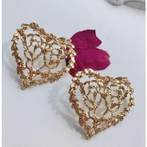 Vintage Heart Earrings Metal Carving Hollow Statement Earrings for Women Gothic Jewelry Gold Earring Femme Geometric Brincos