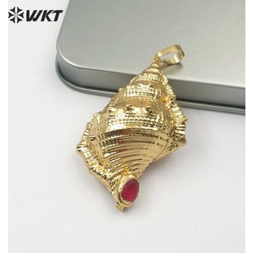 WT-JP108 Natural Trumpet Shell Pendant Full Gold Dipped Sea Shell With Gem-stone Charm Beach Jewelry For Women Shell Necklace