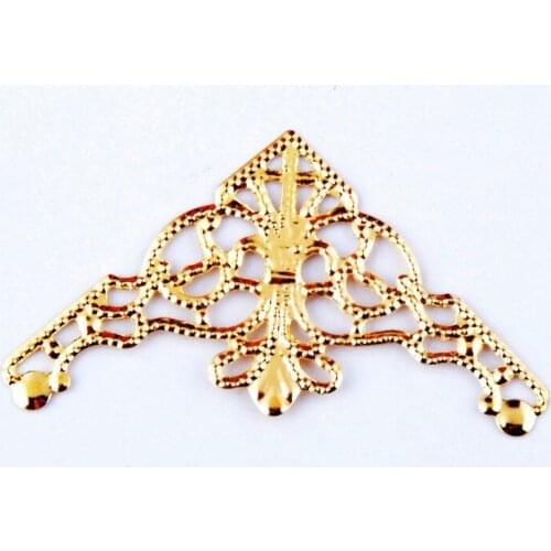 MIAOCHI 100Pcs Gold Filigree Triangle Wraps Connectors Metal Crafts Decoration DIY Findings Connectors 4.8x2.6cm J0570