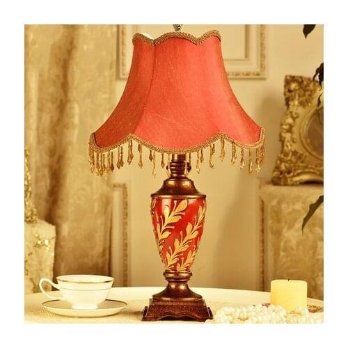 Creative Luxury Table Lamp Bedroom Living Room Table Lights Nightstand Lamp Girl Bedroom Deco Bedside Lamp Desk Vanity Light