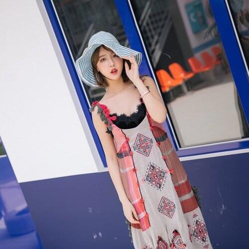 2020 New Womens Cotton Sun Hat Summer Beach Hat Panama Hat 5 Colors Stripe Style Cornice Hat Straw Hat One Size Female Adult