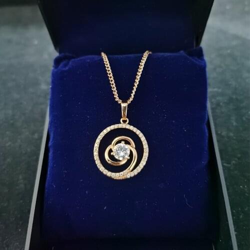 Classic Rose Gold Circle Flower Pendant Necklace Women Girls Hollow Swirl Shiny Zirconia Neck Chain Jewelry Mandalorian Collier