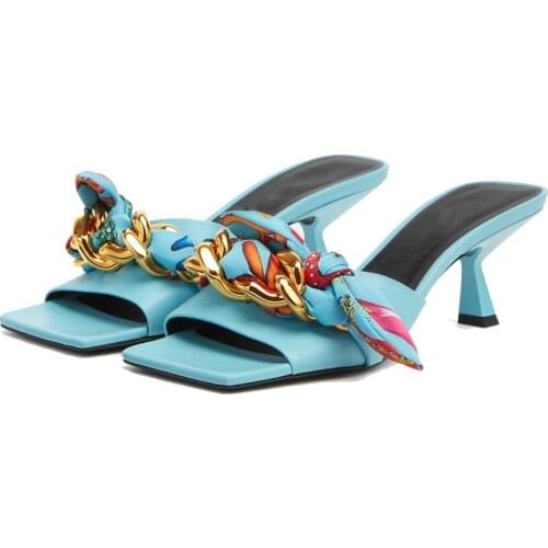 2021 Summer Womens Slippers Silk Chain Sheepskin One Line Shallow Mouth Fish Mouth Low Heel Sandals Red Beach Slides Shoes