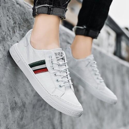 Streetwear Shoes Men Italian Fashion Mens Shoes Man Sneakers White Casual Mens Summer Leather Men 2020 Leisure Black Sneaker
