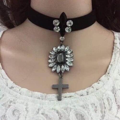 Cool Crystal Sunflower Cross Pendant Necklace Lady Jewelry Gift Trendy Cloth Clavicle Necklaces Women Party Accessories