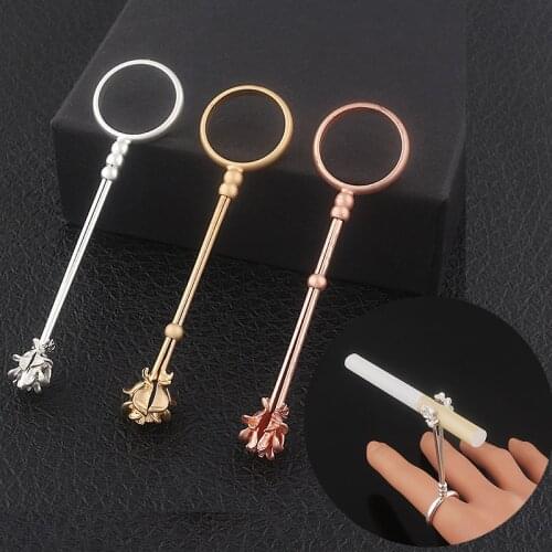 Funny Cigarette Holder Ring Rack Vintage Rose Flower Hand Shape Metal Finger Clip Smoking Ring For Women Men Fashion Jewelry