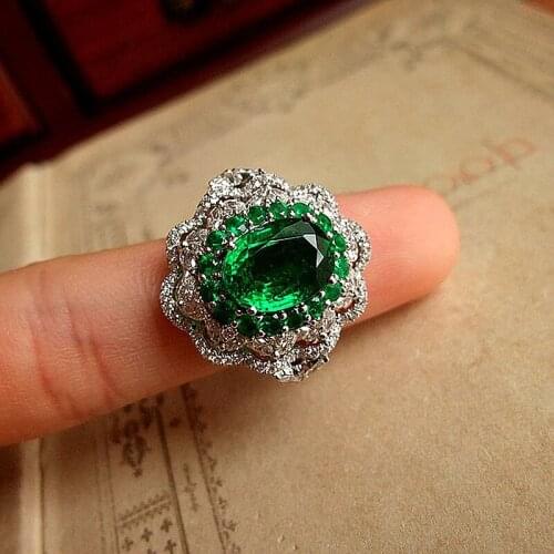 Colombian Solid 18K White Gold 2.1ctw Oval Cut Green Emerald Moissanite Halo Ring Accent Luxury Fine Gold Jewelry For Women