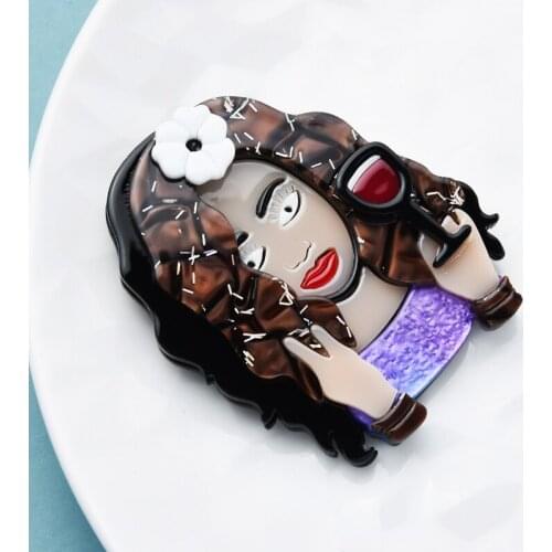 Wuli&baby Acrylic Curly Hair Africa Black Lady Brooches For Women Wear Flower Take Wine Girl Figure Brooch Pin Gifts