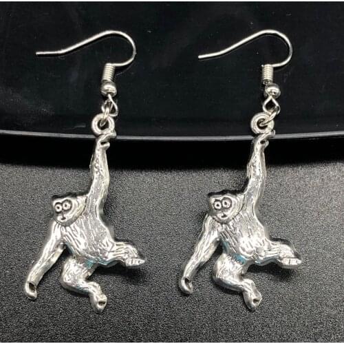 1 pair of creative small animals, monkeys, butterflies, dragons, owls, horse cows, mini earrings, presented with cute ear hooks