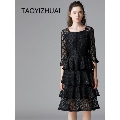 Cake dress European and American fashion versatile show thin square collar black cover belly show thin lace casual large skirt