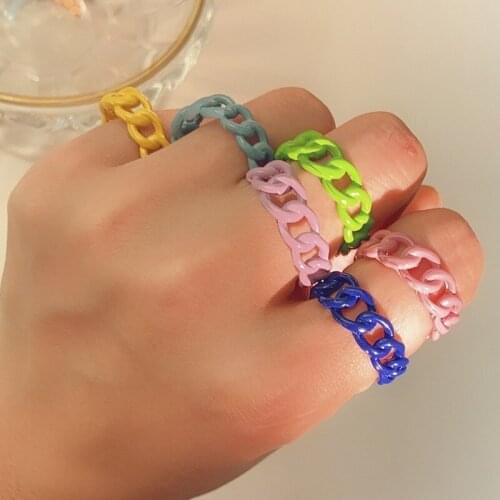 U-Magical Plain Colourful Hollow Cuban Chain Rings for Women Fashionable Green Purple Yellow Metallic Spray Ring Jewelry Gift