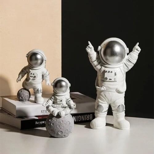 Astronaut Spaceman Creative Statue Car Decor Art Crafts Figurine Abstract Sculpture Home Office Desktop Decoration Gift
