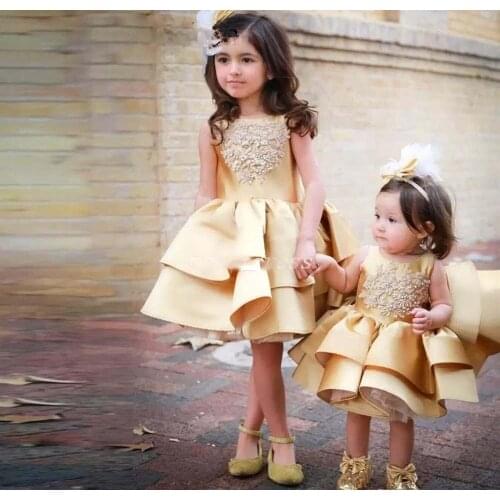 Lovly Appliqued Beaded Girls Pageant Dresses With Satin Ruffle Jewel Knee Length Kid Formal Wear Flower Girls DResse
