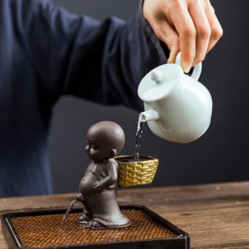 Purple Sand Spray Water Tea Pet Children Pose Fine Creative Tea Leak Small Monk Kung Fu Tea Ceremony Accessories