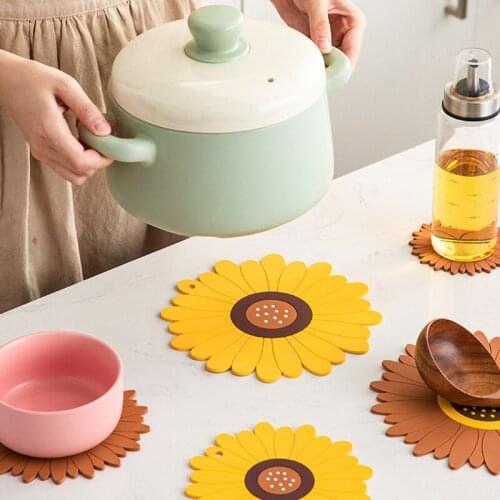 Sunflower Waterproof Non-slip Table Mat Non-slip Heat-resistant PVC Rubber Table Placemats Heat Insulation Glass Coaster Mats