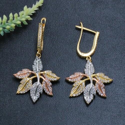 Lanyika Fashion Jewelry Luxury Vivid Leaf Earrings Stud Micro Pave Zircon For Girl Engagement Party Popular Earrings Best Gift