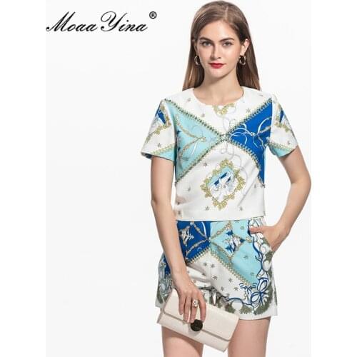 MoaaYina Fashion Runway Designer Summer Shorts Two Piece Set Womens Short Sleeve Beaded Tops and Printed Shorts Suit