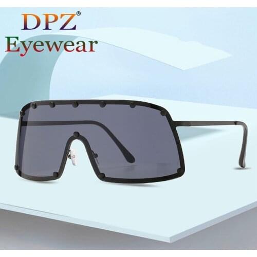 2021 Fashion New Men Oversized Rivet Punk Arc Sunglasses For Women Vintage Hip Hop Shield Windproof Sun Glasses Oculos De Sol